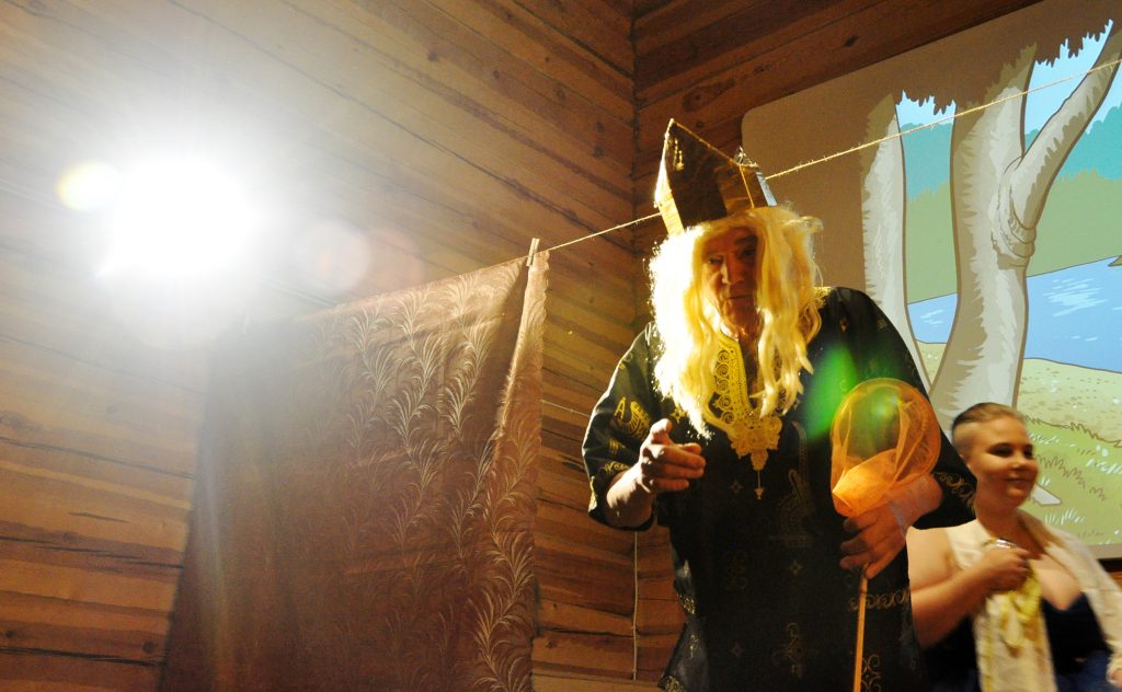 Kissalan prinsessa -satunäytelmä