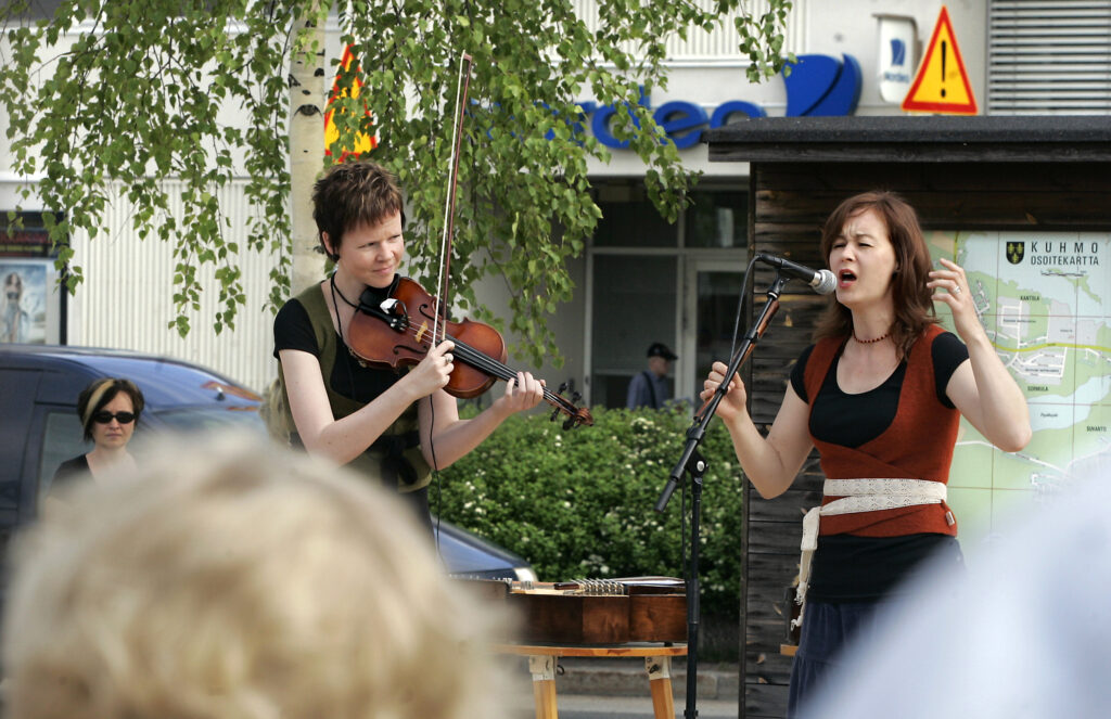 Paju-duo: Pauliina Paja ja Juulia Salonen. © Soila Puurtinen / Sommelo10