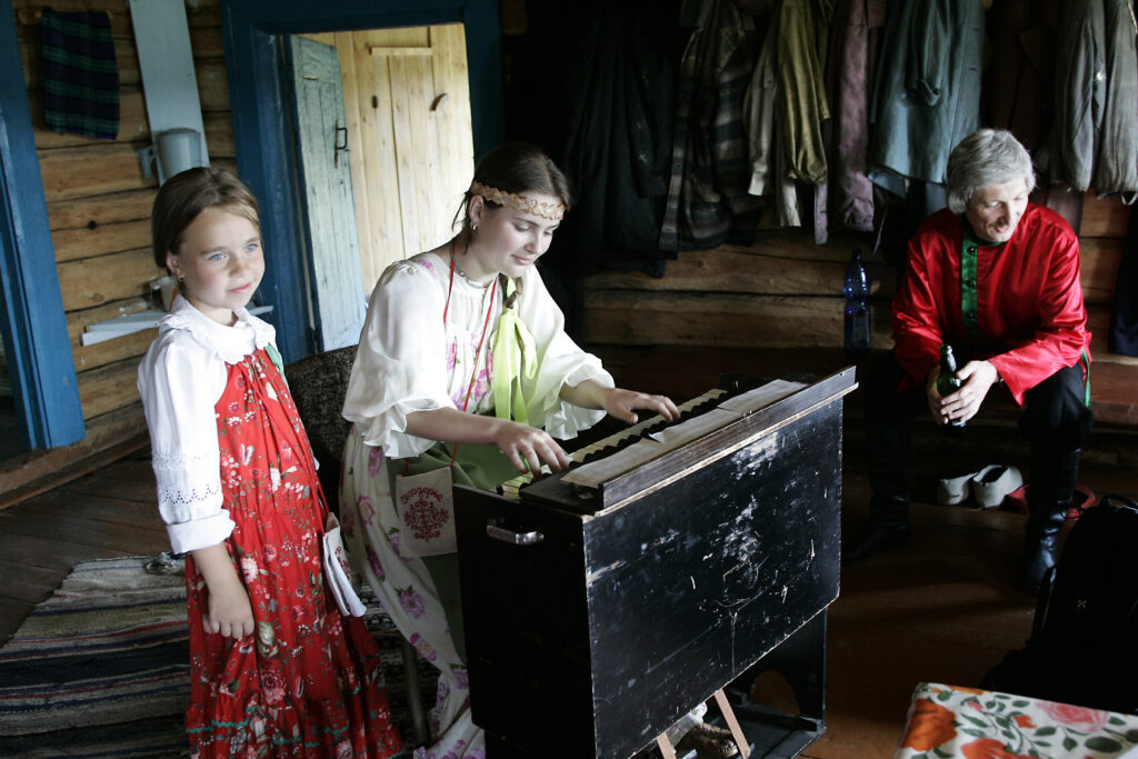 Soitantaa tauolla © Soila Puurtinen / Sommelo10