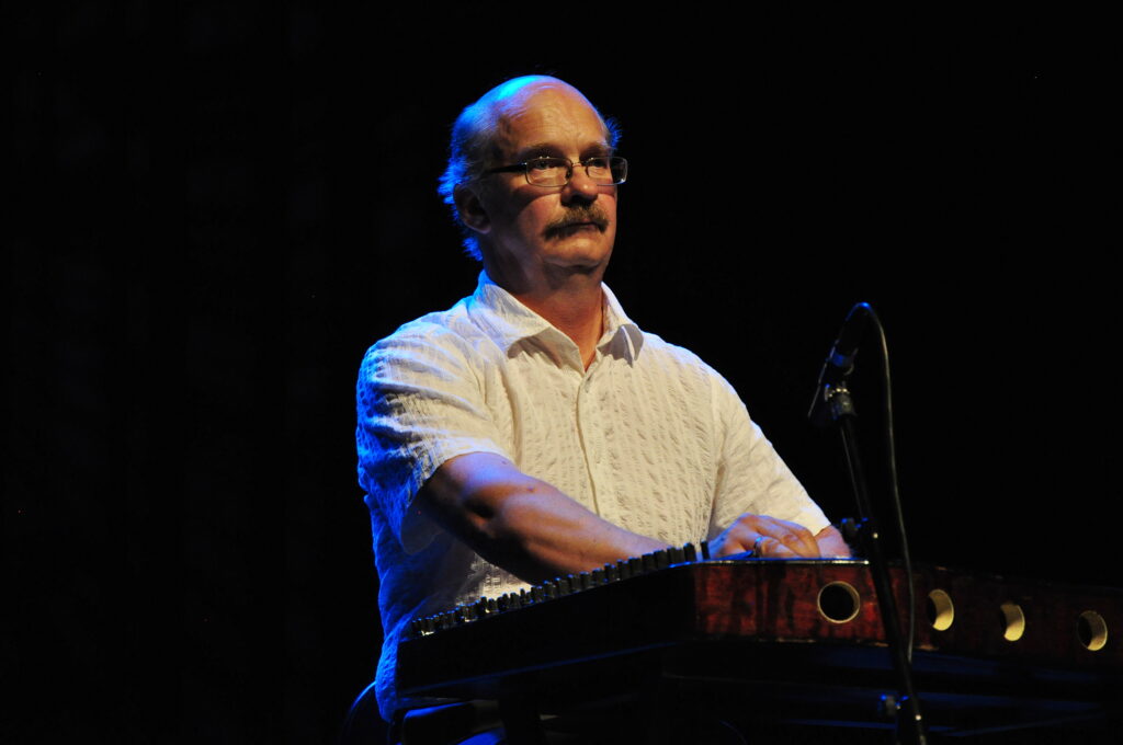 Aivar Arak Suuressa kantelekonsertissa (c) Juha Olkkonen / Sommelo