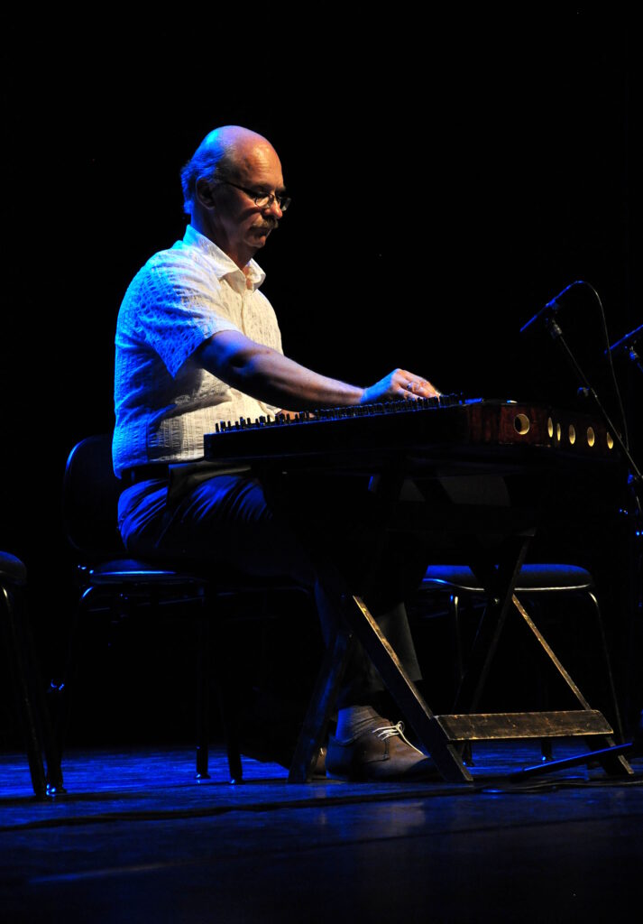 Aivar Arak Suuressa kantelekonsertissa (c) Juha Olkkonen / Sommelo