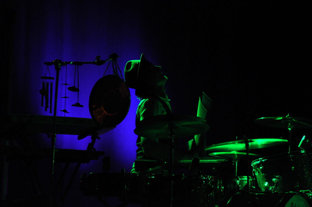 Niko Votkin - Stringpurée Band. © Juha Olkkonen / Sommelo10