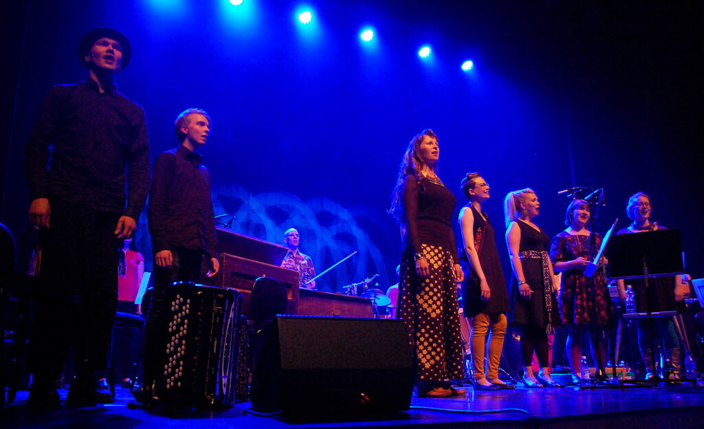 Siba Folk Big Band: Arvon mekin ansaitsemme © Janne Seppänen