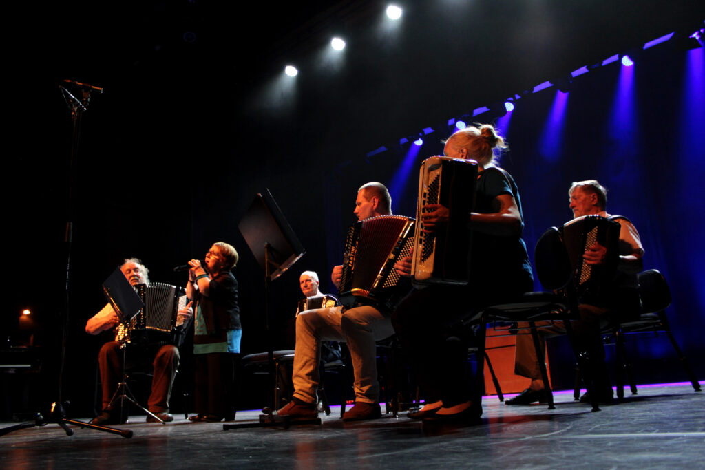Kajaanin harmonikkakerho © Hannele Tervo